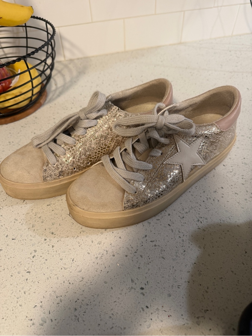 ShuShop Metallic Taupe and Pink Star Lace-Up Platform Sneakers